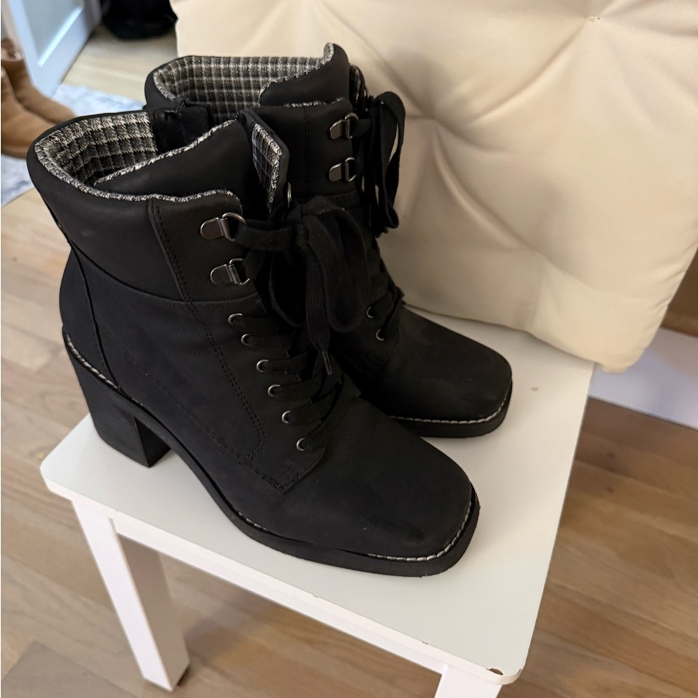 Crown Vintage Black Lace-Up Boots with Zipper, 8.5 M